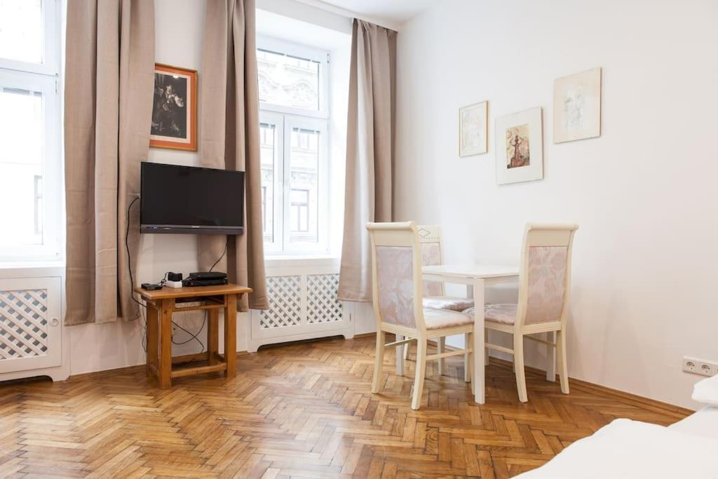 Vienna-Flats Self Check-In Apartment Ngoại thất bức ảnh