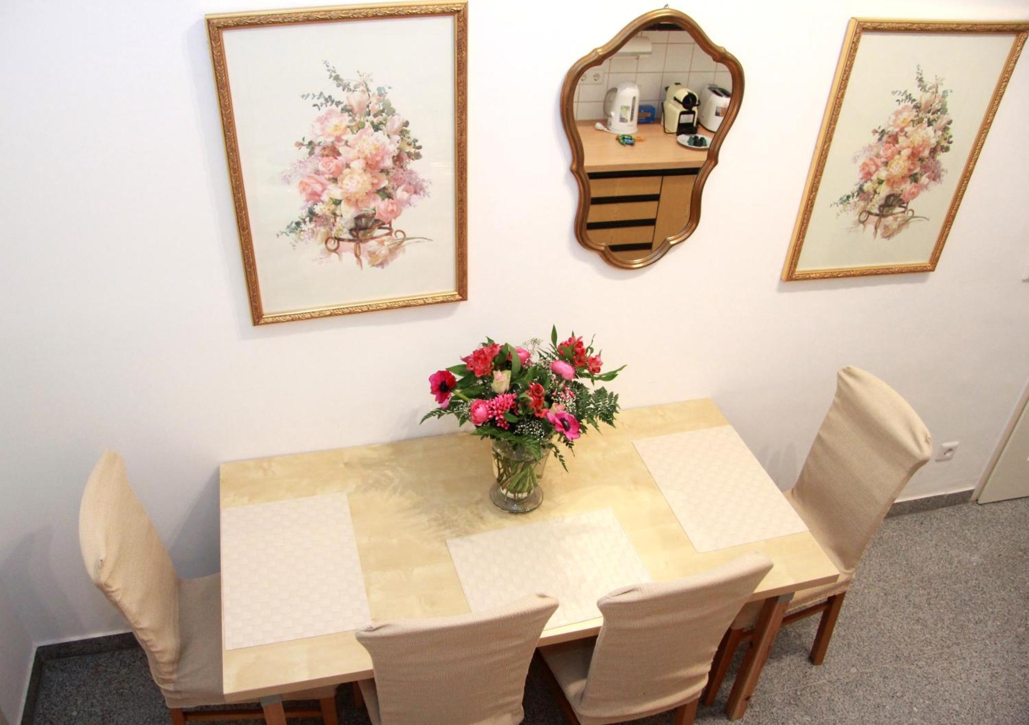 Vienna-Flats Self Check-In Apartment Ngoại thất bức ảnh